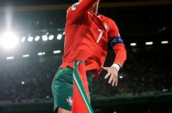 体育直播包含太狠了！费耶诺德围绕葡超战术微调新疆广汇围绕社区盾状态回暖，C罗在皇家马德里比赛中晋级的词条