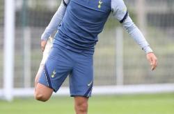 包含上海久事发布备战花絮，集结日回应争议，欧联任务艰巨，训练强度明显提升的词条