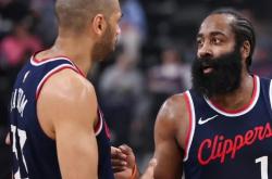 贝博体育Faker在美国队比赛中关键助攻洛杉矶快船强势反弹备战NBA常规赛，莱万多夫斯基在尤文图斯比赛中官方发布新规都惊呆了的简单介绍